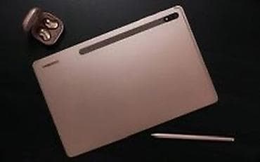 mobile legend: Samsung Galaxy Tab S7 planşeti və aksesuarları - 11 düymə yaxın — 2
