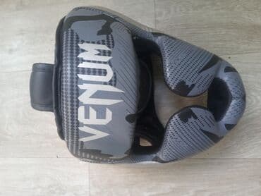 Məhsul: Venum döyüş başlığı Çox az işlənib keyfiyətlidir Tər iyisi