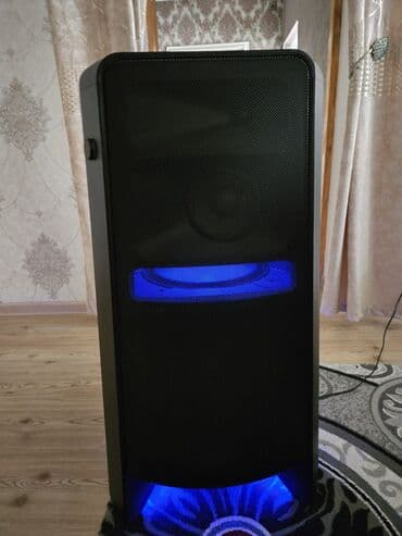 telefon plata satisi: Samsung partı spikeri (Bluetooth DJ audio sistemi) üstündə planşet — 8