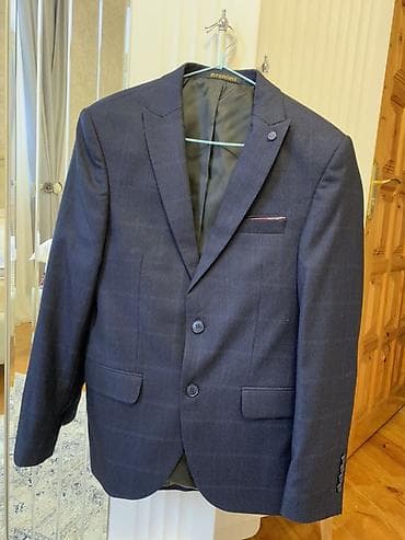 dini geyimlər: 1 dəfə geyinilib,150 azn’ə alınıb,85 azn’ə satılır.S razmerdir. Kişi — 2