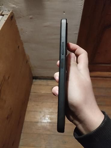 iphone 12 pro max kabro: Məhsul: Telefon üçün qoruyucu örtük (qara) Təsvir: - Qara rəngli, mat — 5