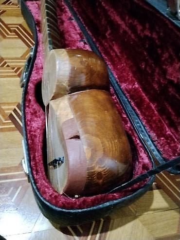 tar instrument: Tar - Milli simli musiqi aləti, qılafı ilə birlikdə. - Korpus — 4