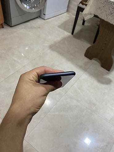 iphone 11 plata: IPhone 11, Qara — 10