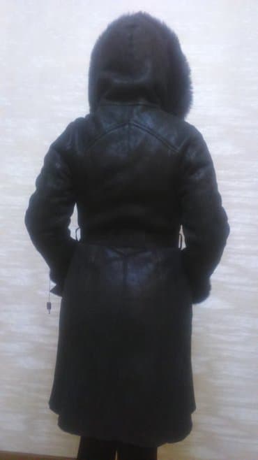 женские кожаные косухи: Пальто, M, цвет - Черный — 4