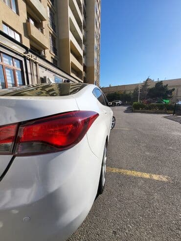 tofaş satış: Hyundai Elantra sedan – ağ rəng, AZ nömrə nişanı 99-VK-225. Şəhər və — 7