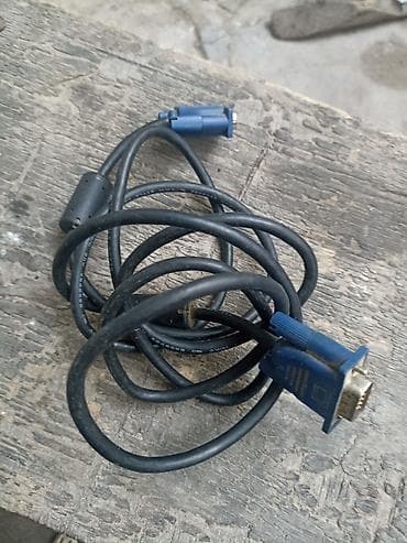 islenmis iphone 11: VGA kabeli - Bir ucları 15-pin VGA (DE-15) konnektor, hər iki tərəf — 1