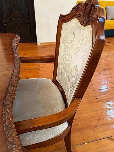 ceviz: Qonaq otağı üçün, Açılmayan, Oval masa, 6 stul — 3