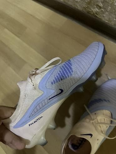 krosofka: Nike Phantom kramponları - Model: Nike Phantom (süngərli mesh üst — 2