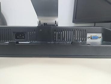 Noutbuk və netbuklar: Dell E178WFPc LCD monitor - Ekran ölçüsü: 17 inch (43 sm) — 2