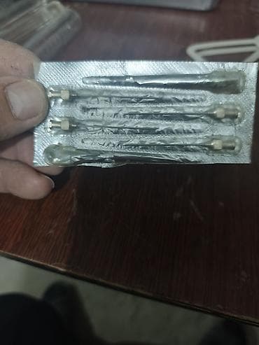 force acar desti: Məhsul: Şüşə şprislər və iynə ucları dəsti Təsvir: - Həcm: 20 ml şüşə — 4