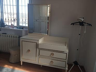 komod satilir: Yatag otagi desti. ideal vezyetdedi. hec bir deffekti yoxdu. koç ile — 2