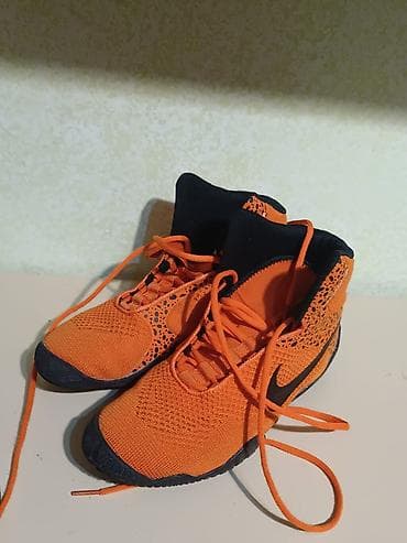 sport ayaqqabilar: Nike tawa barsofka satilir ideal vezyetde 3 defe geyinilib,razmeri 40 — 6