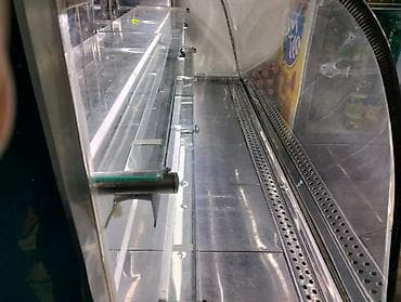 plesteysn 3: Soyuducu islek veziyyetdedir.Marka Titan — 2