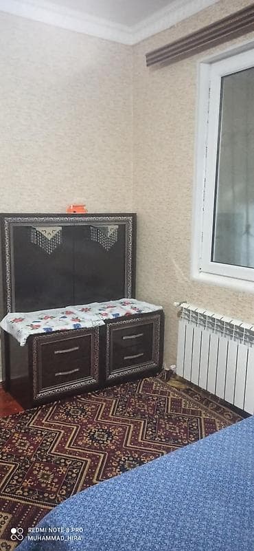 Yataq desti kamot üç qapli isqaf divan divanin iki ayaqi qiriqdi