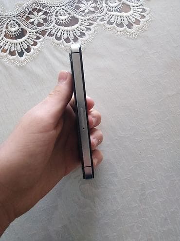 samsung a5 2018: IPhone 4S — 4