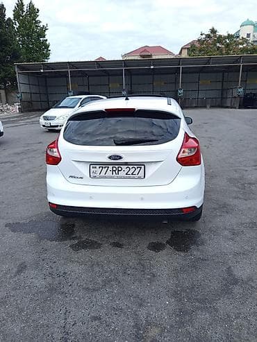 kia ceed oluxana: Ford Focus: 1.6 l | 2014 il 83000 km Sedan — 9