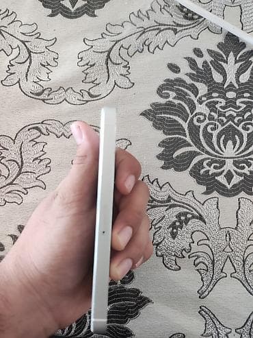 iphon 5 s: IPhone 5s, Gümüşü, Barmaq izi — 4