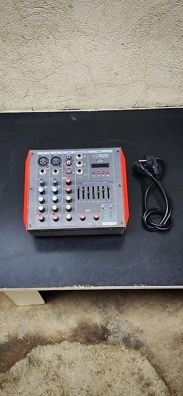 Yamaha MQ4/MG4 4-Kanallı Aktiv səs mikseri hər kanal 150Wx2 kalonka