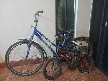 balaca velosiped: İkisi birlikde 100 azn. Böyük velosipetin arxa təkəri partlayıb. Kiçik — 1