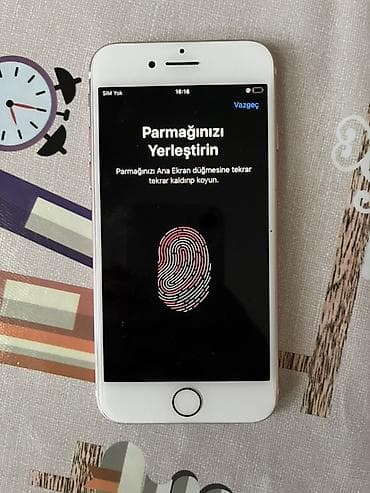 IPhone 7, 32 GB, Rose Gold, Barmaq izi