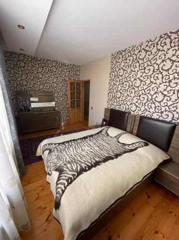 xacmazda 9 nöm mektebin yanında ev torpaq satqısı: 9 otaq, 300 kv. m — 6