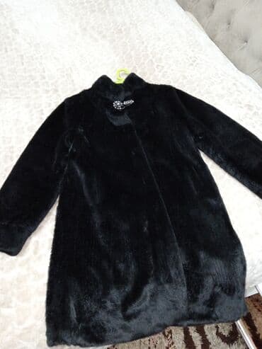 toxunma yun donlar: Qara süni kürk palto - Model: Dizdən bir az aşağı uzunluqda, düz — 1
