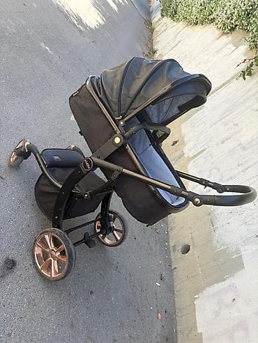 Uşaq arabası – tək oturacaqlı, tam qaplanan böyük günlüyə malik model