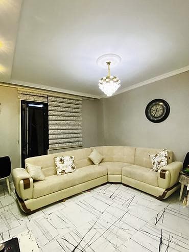 işlənmiş uqlavoy divan: Künc divan dəsti – krem rəngli, yumşaq teksturalı parça ilə - — 2