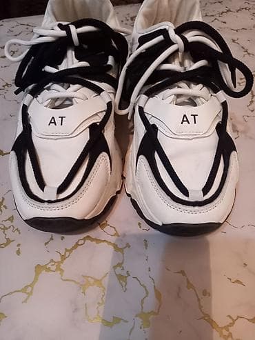 Ölçü: 40, rəng - Ağ, Yeni