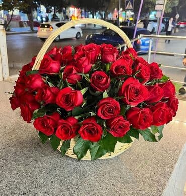 yazı taxtasi: 🔴 51 təbii Qızılgul səbəti - 70₼. Klassik buket - 90₼. Burulma — 1