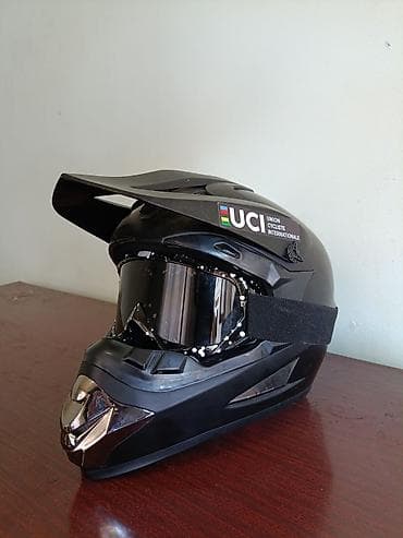 2106 matoru: Moto və velosiped üçün kaska. Kaska çox az istifadə olunub və yeni — 2