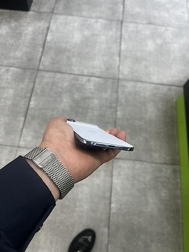 apple ipod touch: IPhone Air, 256 GB, Ağ, Simsiz şarj, Face ID, Sənədlərlə — 2