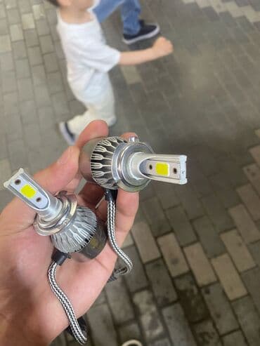 led iwiqlar: İki ədəd LED avtomobil lampası. Bu lampalar avtomobilinizin — 1