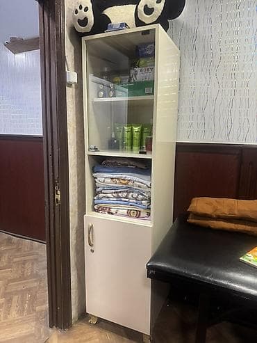 işlenmiş dolab: Şüşə vitrinli çoxfunksiyalı şkaf - Üst hissə: şüşə qapılı vitrin — 1