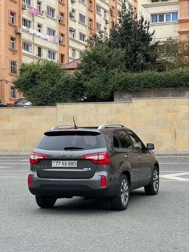 xacmazda ucuz avtomabiller: Kia Sorento şəhər və uzun məsafələr üçün rahat, geniş və funksional — 5