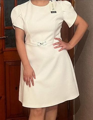 ağ sarucka: Don 60 azn 
Ölçü 38-40
1 dəfə geyinilib 155 azn alınıb — 1