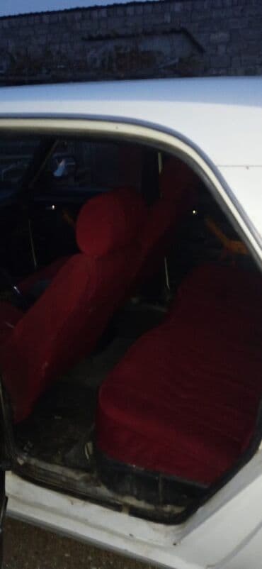 Motonəqliyyat: QAZ 3102 Volga: 2.4 l | 1998 il 238000 km Sedan — 4