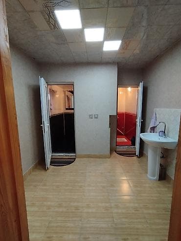 Sumqayit seheri Corat qesebesinde Cume mescidinin yaxınlığında, (12 ve — 9