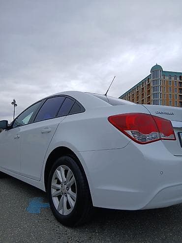 yan guzguler: Chevrolet Cruze: 1.8 l | 2014 il 218888 km Sedan — 5