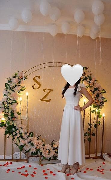 sade ziyafet geyimleri: Ağ rəngli zərif maxi don - Dizayn: kvadrat yaxalı, beldən yığma — 3