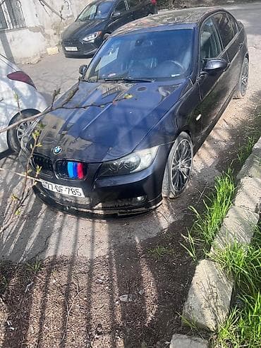 318i bmw: BMW 3 Series sedan - Kuzov: 4 qapılı sedan, qara rəng - Generasiya — 2