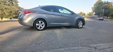 toyota corolla 2007 1.4 diesel: Hyundai Elantra: 1.8 l | 2012 il Sedan — 5