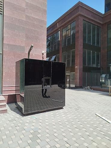 Butkalar, köşklar: Mühafizə butkası — 155 x 155 sm ölçülü, parlaq qara fasadlı — 5