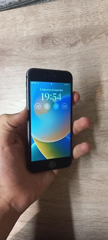 apple 5 s: IPhone 8, 64 GB, Qara, Barmaq izi, Face ID — 6
