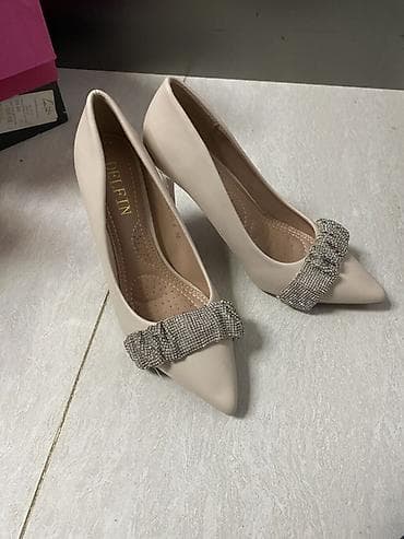 Çəkmələr: Catdirilma netfciler metrosu, 36 razmer bir defe geyinilib — 3