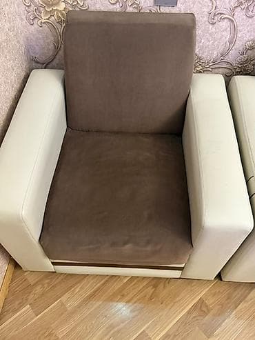 divan və kreslolar: 2 parça yumşaq mebel dəsti: 1 üçnəfərlik divan + 2 tək oturacaq - — 4