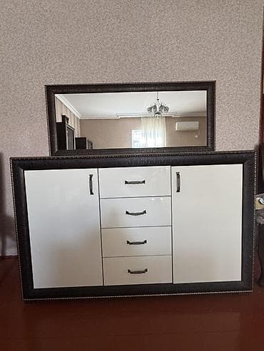 güzgülü komodlar: Qonaq otağı mebel dəsti Tərkib: - Şüşə vitrini olan böyük bufet: 2 — 2