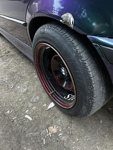 Arxa qabaq İkisidə Razvalka BMW üçün 16" polad disk və şin dəsti -
