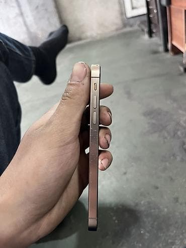 iphone 16: IPhone 15 Pro, 64 GB, Desert Titanium, Qırıq — 7