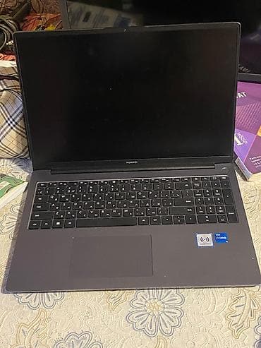 Huawei MateBook D 16 noutbuk Texniki xüsusiyyətlər: - Ekran: 16 düym